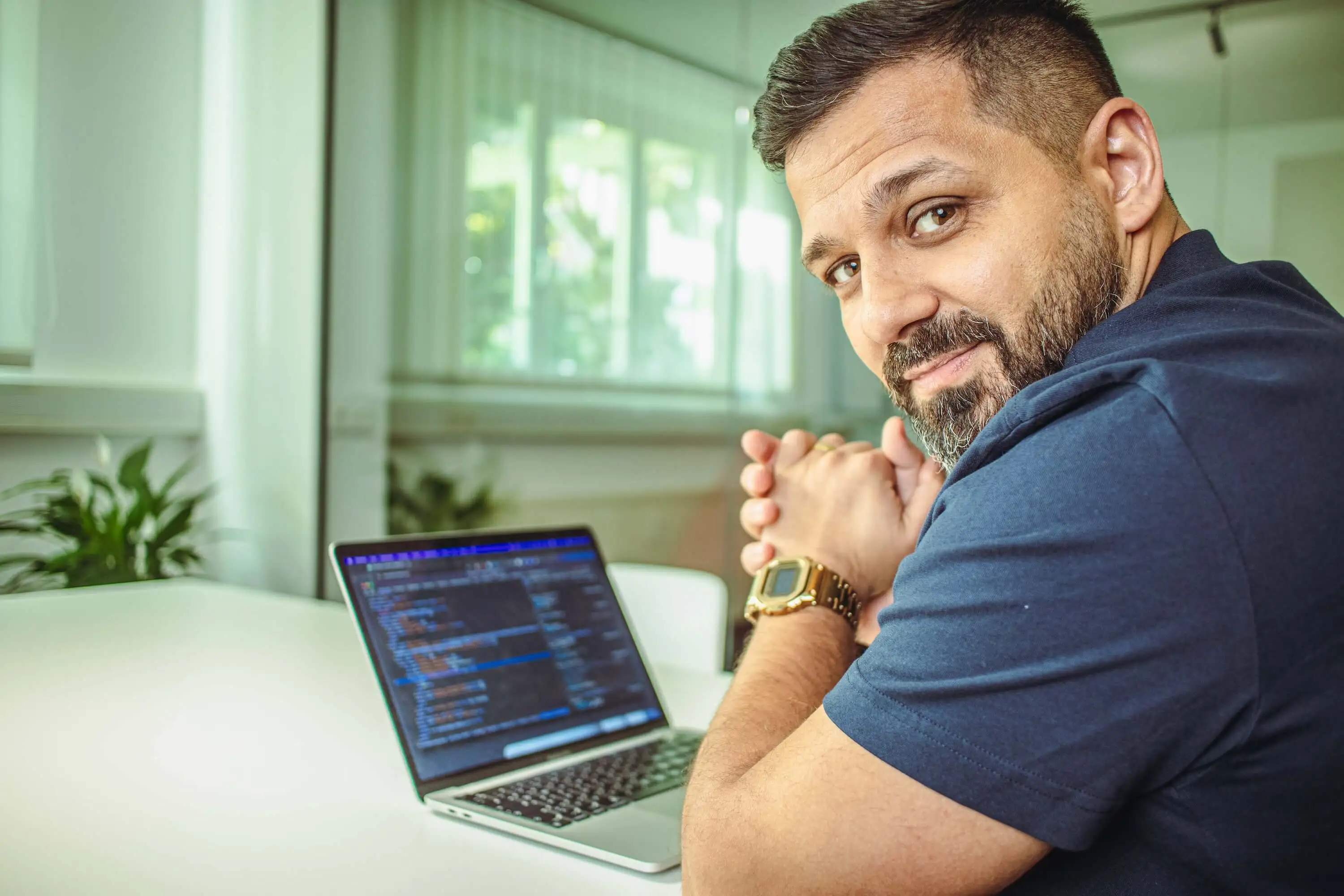 Marcello programmiert deine Website